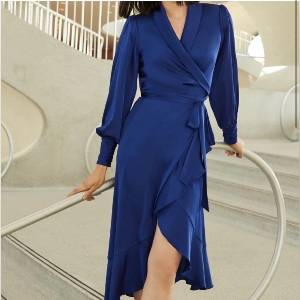 🔥SALE🔥WHBM Sleeve Satin Wrap Dress NEW ⭐️ - Picture 2 of 7